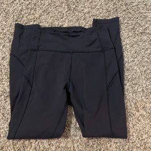 In Movement 7/8 leggings! Size 6